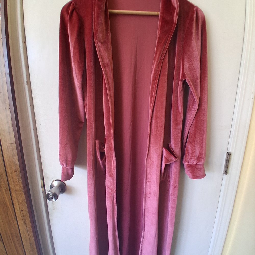 Pink Long Sleeve Open Front Robe